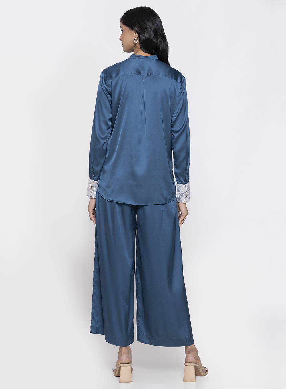 CLOTHES (033)
